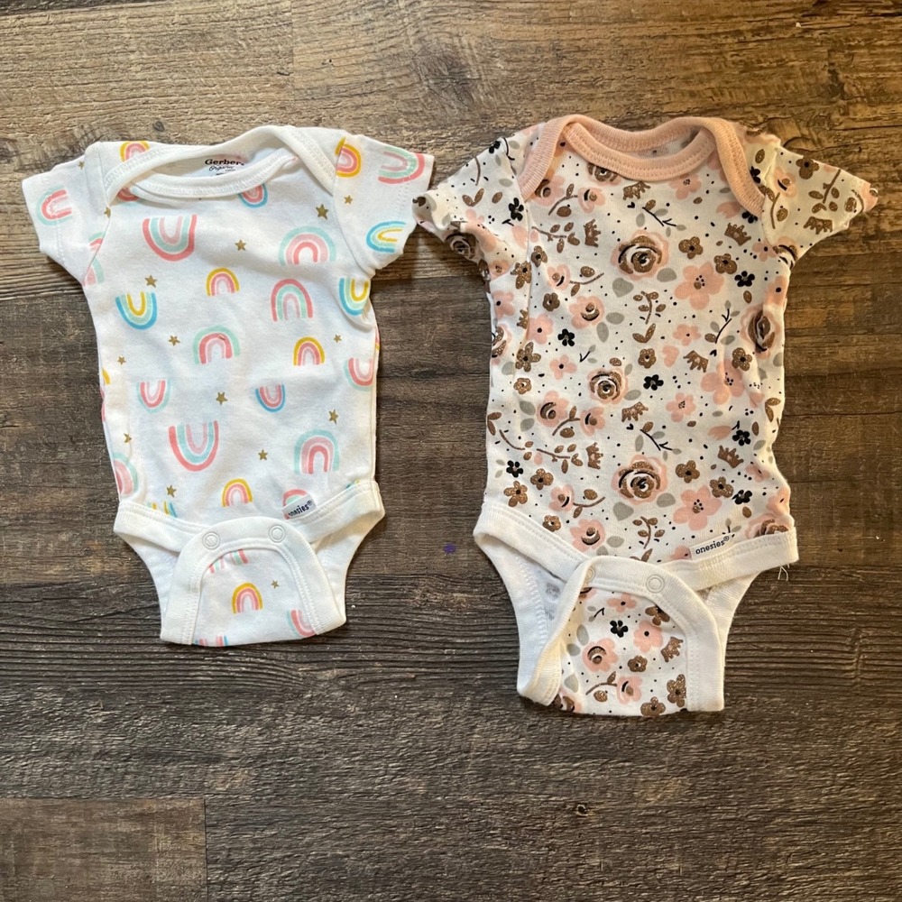 Gerber Organic Baby Bodysuits Rainbow Floral Short Sleeve 2-Pack Premie